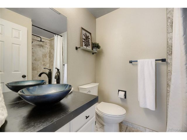 2902 W Long Cir B, Littleton, CO 80120