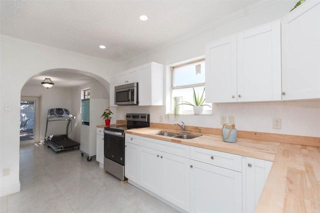 7503 W ELLICOTT STREET, Tampa, FL 33615