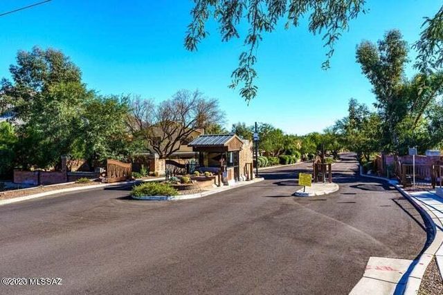 10309 N Mineral Spring Lane, Oro Valley, AZ 85737