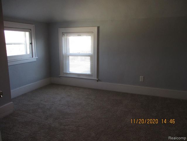 160 S Roehrig, Trenton, MI 48183