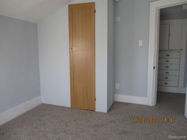 160 S Roehrig, Trenton, MI 48183