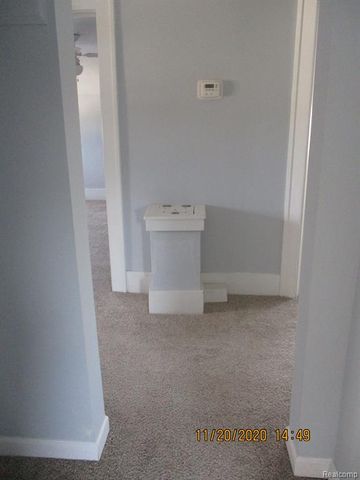 160 S Roehrig, Trenton, MI 48183