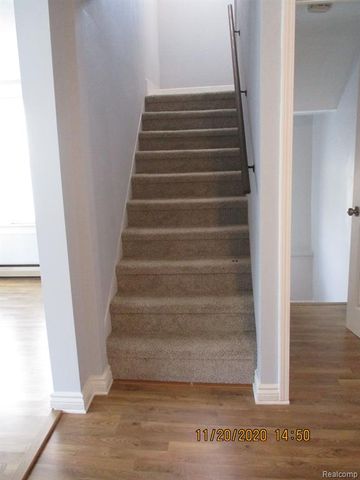 160 S Roehrig, Trenton, MI 48183