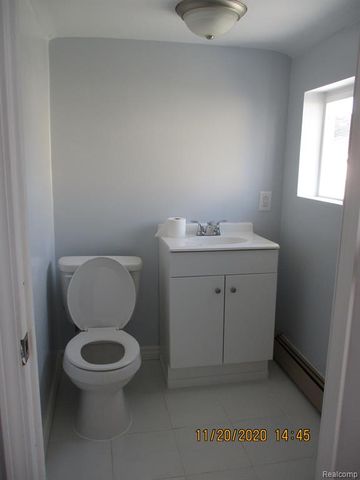 160 S Roehrig, Trenton, MI 48183