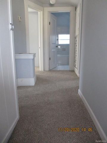 160 S Roehrig, Trenton, MI 48183