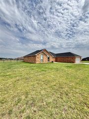 19 Integrity Cir Street, Altus, OK 73521