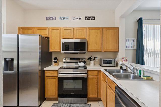 570 CALABRIA AVENUE, Davenport, FL 33897