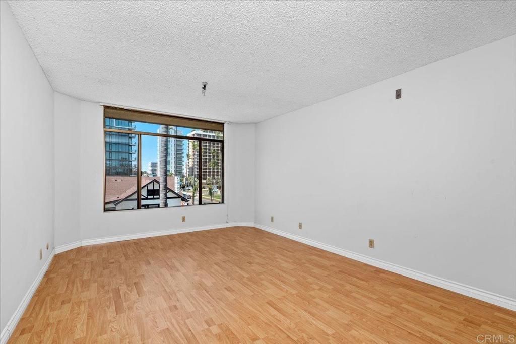 Image 18 of property listing at 3290 6Th Avenue 4C, San Diego, CA 92103