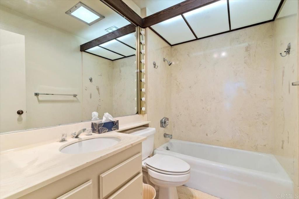 Image 20 of property listing at 3290 6Th Avenue 4C, San Diego, CA 92103