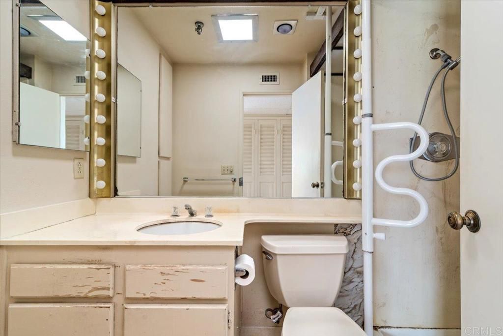 Image 21 of property listing at 3290 6Th Avenue 4C, San Diego, CA 92103