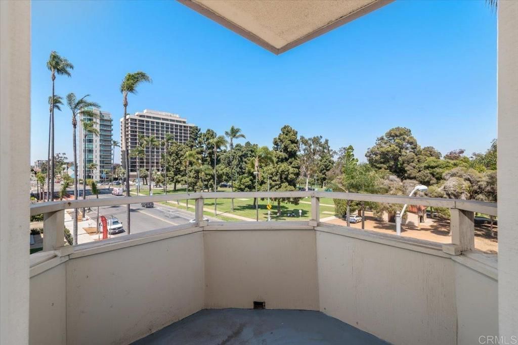 Image 23 of property listing at 3290 6Th Avenue 4C, San Diego, CA 92103