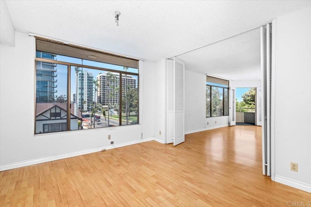 Image 7 of property listing at 3290 6Th Avenue 4C, San Diego, CA 92103