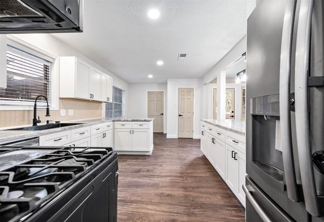 1908 Maxwell Circle, Alvin, TX 77511