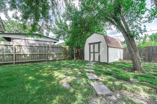 1908 Maxwell Circle, Alvin, TX 77511