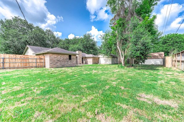 1908 Maxwell Circle, Alvin, TX 77511