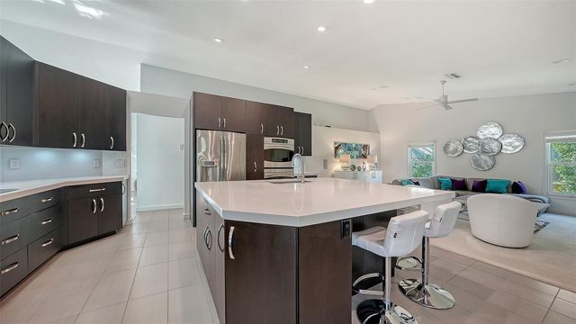 6948 STETSON STREET CIRCLE, Sarasota, FL 34243