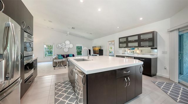 6948 STETSON STREET CIRCLE, Sarasota, FL 34243