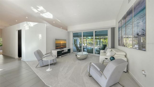 6948 STETSON STREET CIRCLE, Sarasota, FL 34243