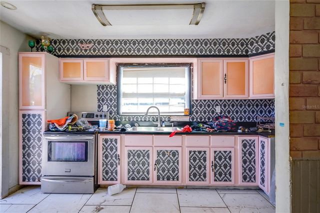 10507 MAIN STREET, Thonotosassa, FL 33592