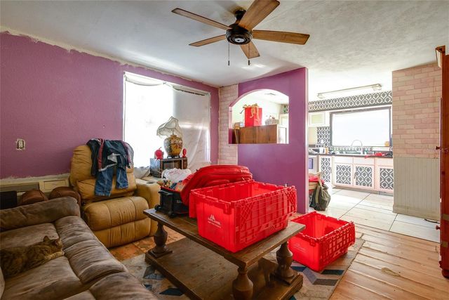 10507 MAIN STREET, Thonotosassa, FL 33592