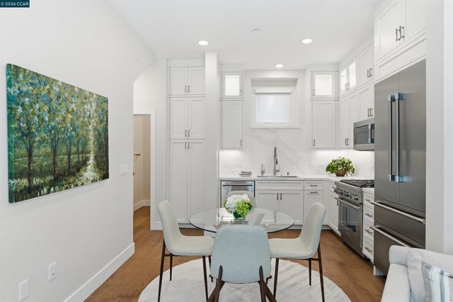 80 Woodbury Highlands Place 16, Lafayette, CA 94549