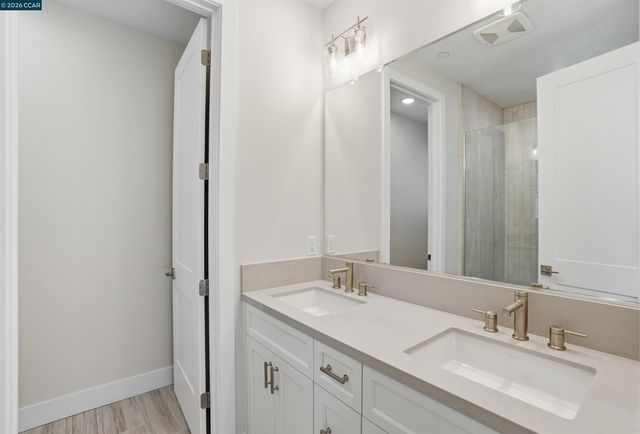 80 Woodbury Highlands Place 16, Lafayette, CA 94549