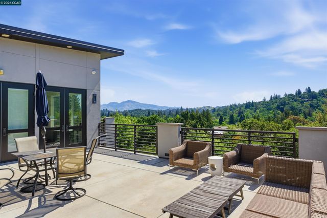 80 Woodbury Highlands Place 16, Lafayette, CA 94549