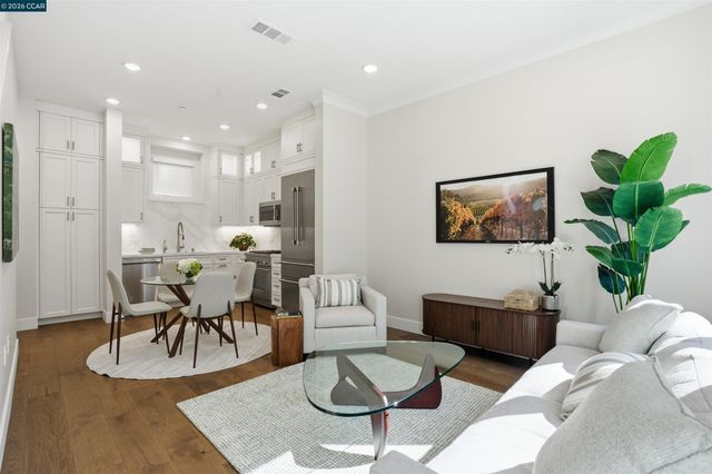 80 Woodbury Highlands Place 16, Lafayette, CA 94549