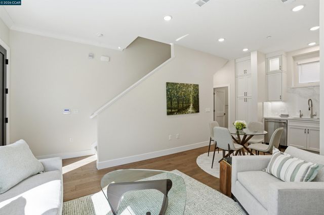 80 Woodbury Highlands Place 16, Lafayette, CA 94549