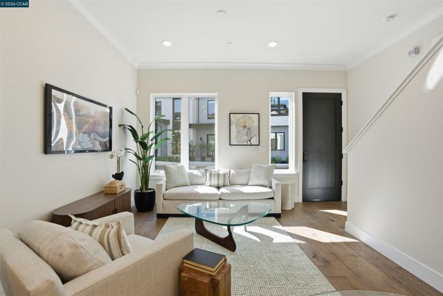 80 Woodbury Highlands Place 16, Lafayette, CA 94549