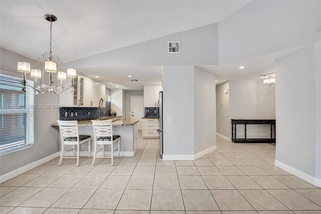 2702 Arborwood Rd, Davie, FL 33328