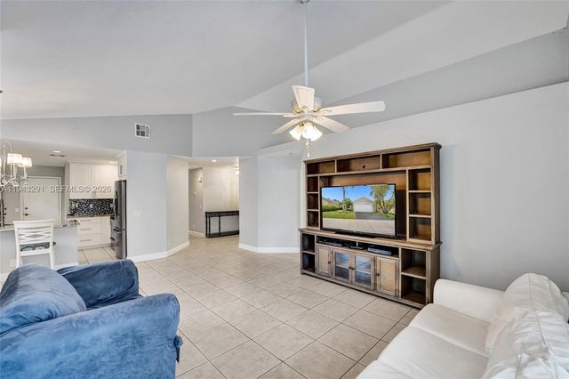 2702 Arborwood Rd, Davie, FL 33328