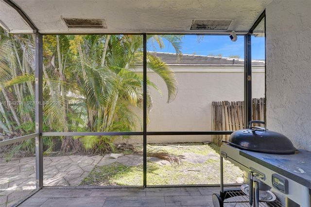 2702 Arborwood Rd, Davie, FL 33328