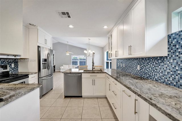 2702 Arborwood Rd, Davie, FL 33328