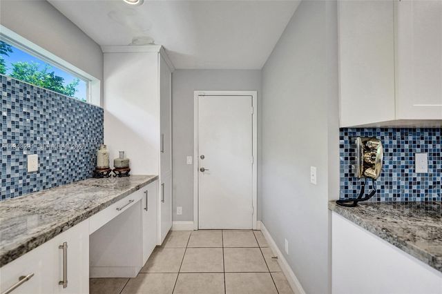 2702 Arborwood Rd, Davie, FL 33328