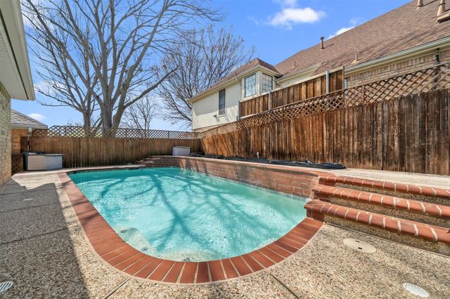 1205 Olde Town Drive, Irving, TX 75061