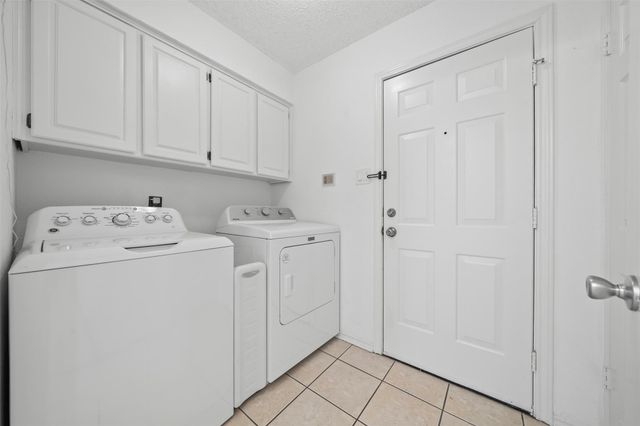 1205 Olde Town Drive, Irving, TX 75061