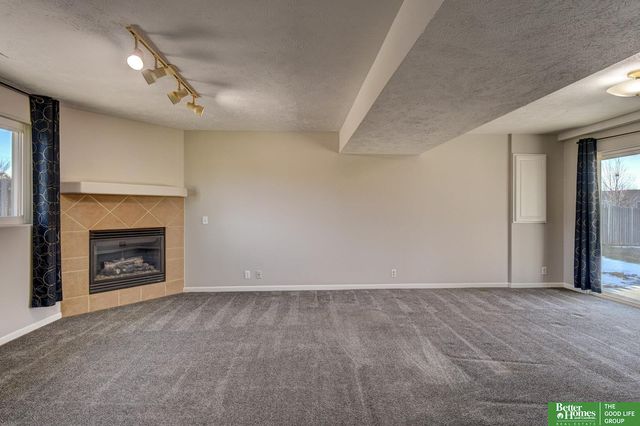 16859 Fowler Avenue, Omaha, NE 68116