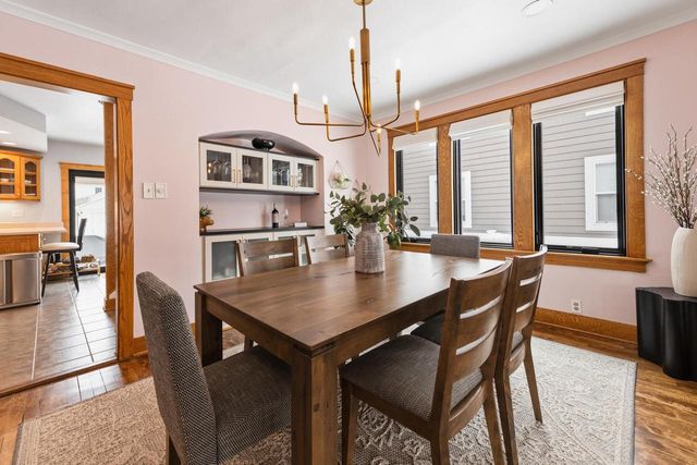 828 E Silver Spring DRIVE, Whitefish Bay, WI 53217