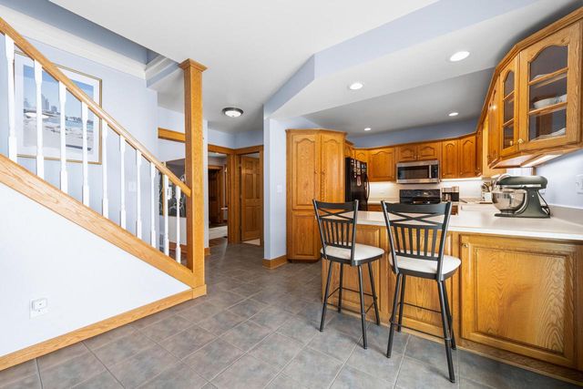 828 E Silver Spring DRIVE, Whitefish Bay, WI 53217