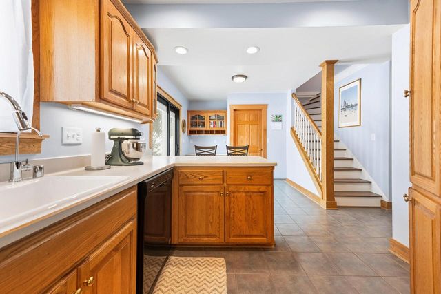 828 E Silver Spring DRIVE, Whitefish Bay, WI 53217