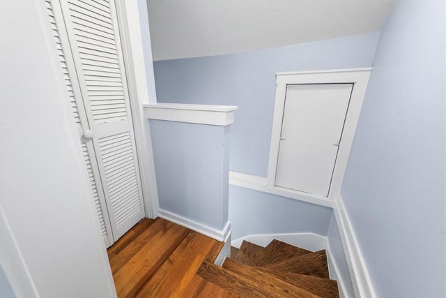 828 E Silver Spring DRIVE, Whitefish Bay, WI 53217