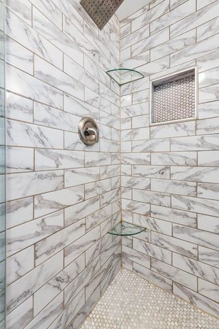 828 E Silver Spring DRIVE, Whitefish Bay, WI 53217