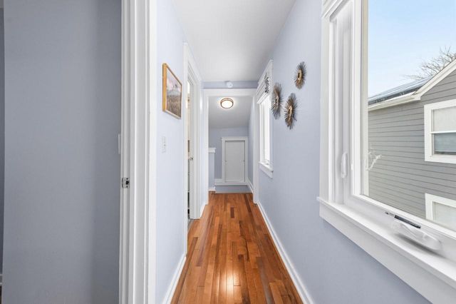 828 E Silver Spring DRIVE, Whitefish Bay, WI 53217