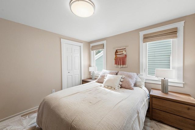 828 E Silver Spring DRIVE, Whitefish Bay, WI 53217