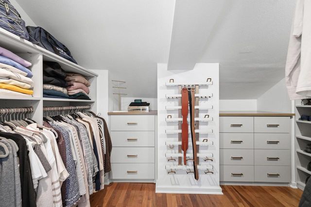 828 E Silver Spring DRIVE, Whitefish Bay, WI 53217