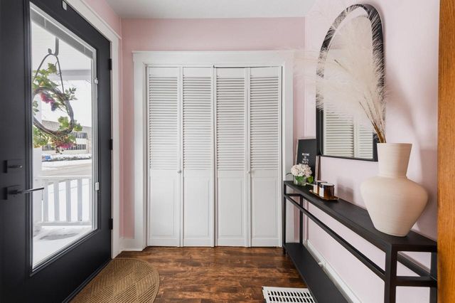 828 E Silver Spring DRIVE, Whitefish Bay, WI 53217