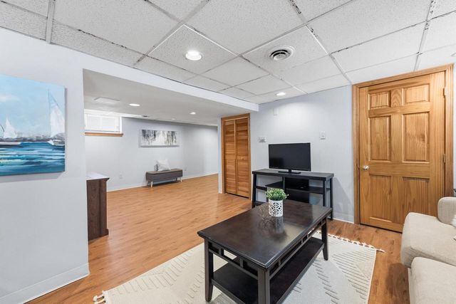 828 E Silver Spring DRIVE, Whitefish Bay, WI 53217