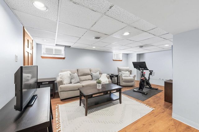 828 E Silver Spring DRIVE, Whitefish Bay, WI 53217