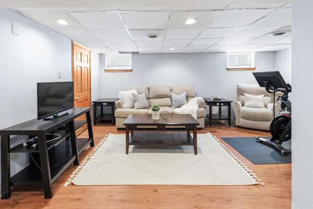 828 E Silver Spring DRIVE, Whitefish Bay, WI 53217